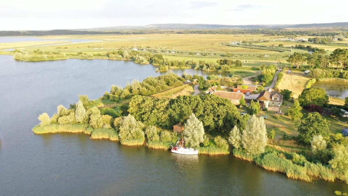 Lakeviews Bed & Breakfast Вэрхэм Экстерьер фото