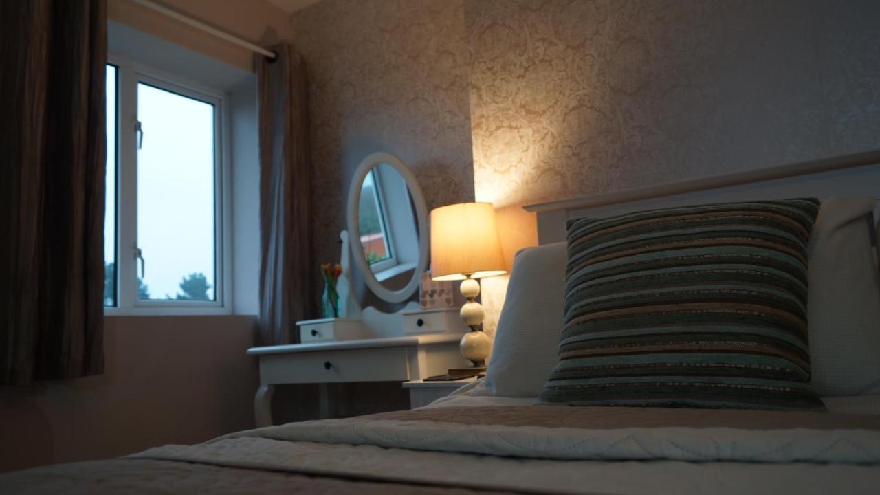 Lakeviews Bed & Breakfast Вэрхэм Экстерьер фото