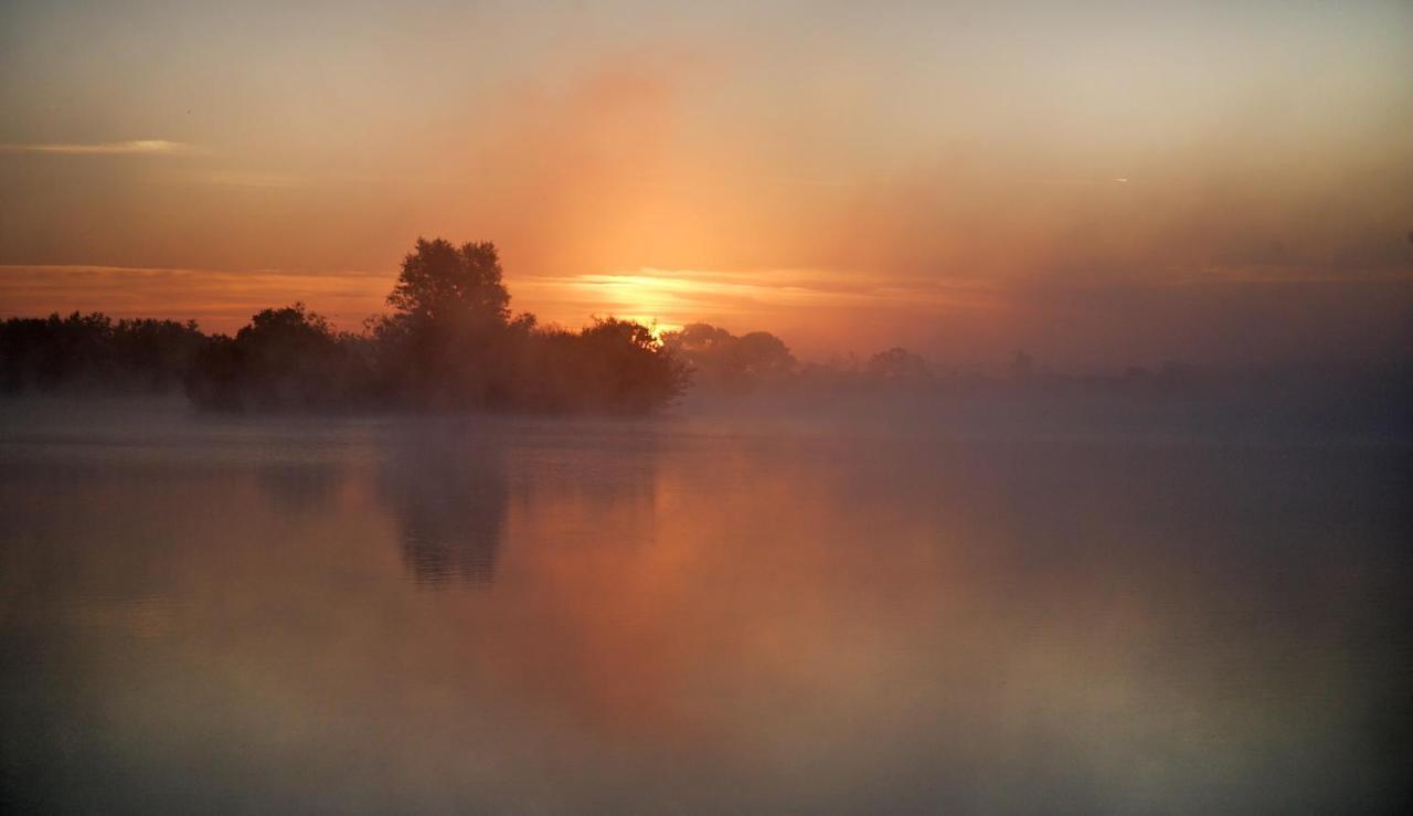 Lakeviews Bed & Breakfast Вэрхэм Экстерьер фото